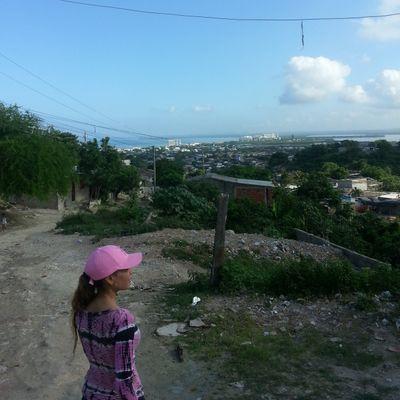 abogada☆☆  Cuando Dios ocupa el primer lugar en tu vida, todas las piezas restantes de tu vida encajan al rededor de el en un orden perfecto. 
Instagram: marien