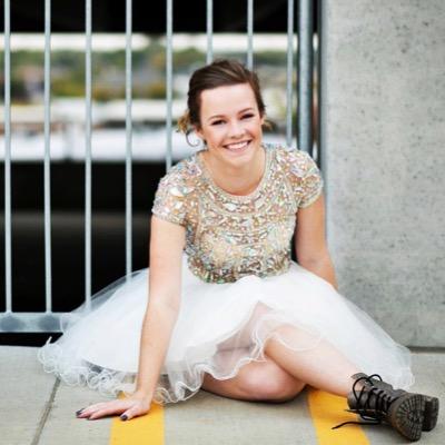 julie__renae's profile picture. 