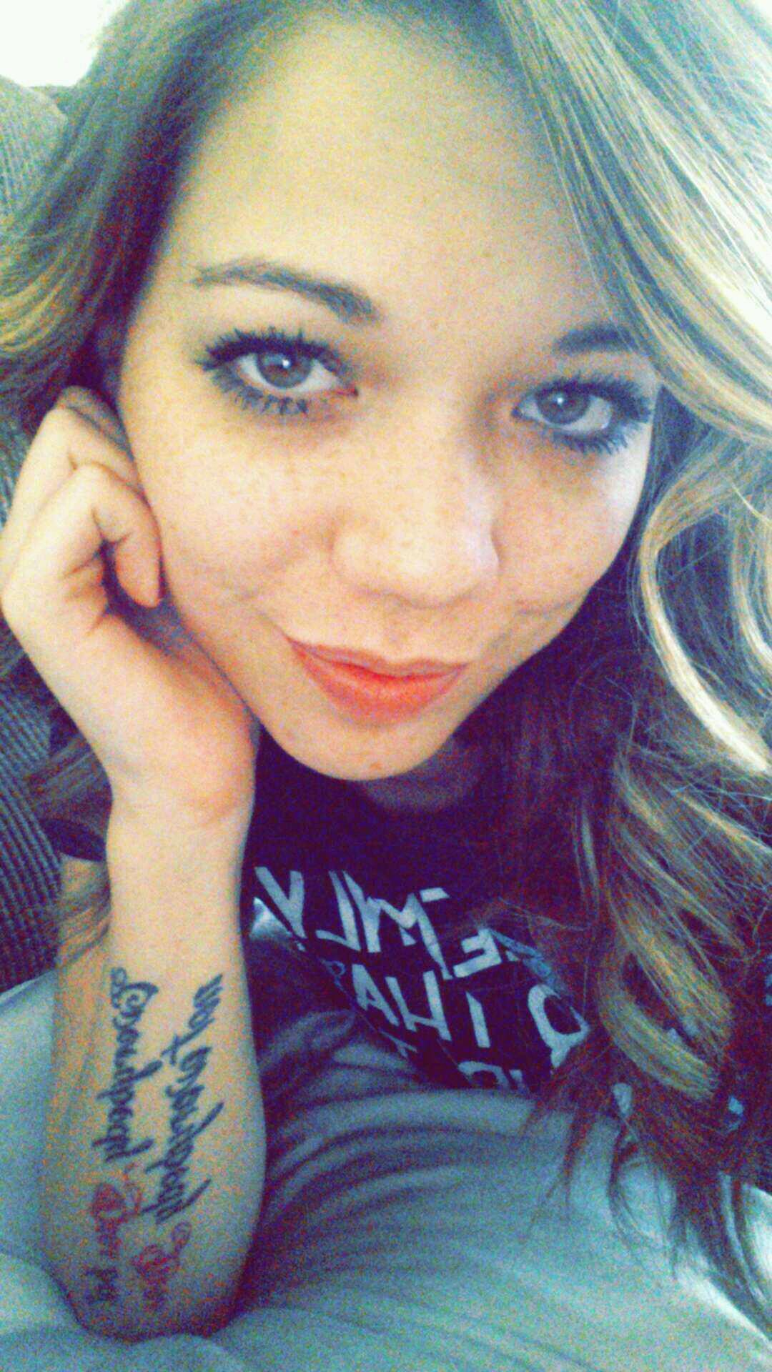 I'm just that girl, you will never truly understand ♡