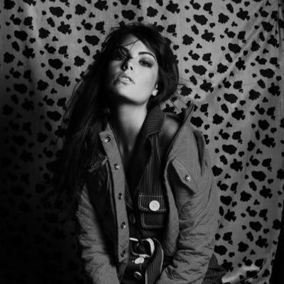 Singer-songwriter and everything in between! “To the world you may be one person, but to one person you may be the world.” •DARK SCARLETT ❤️