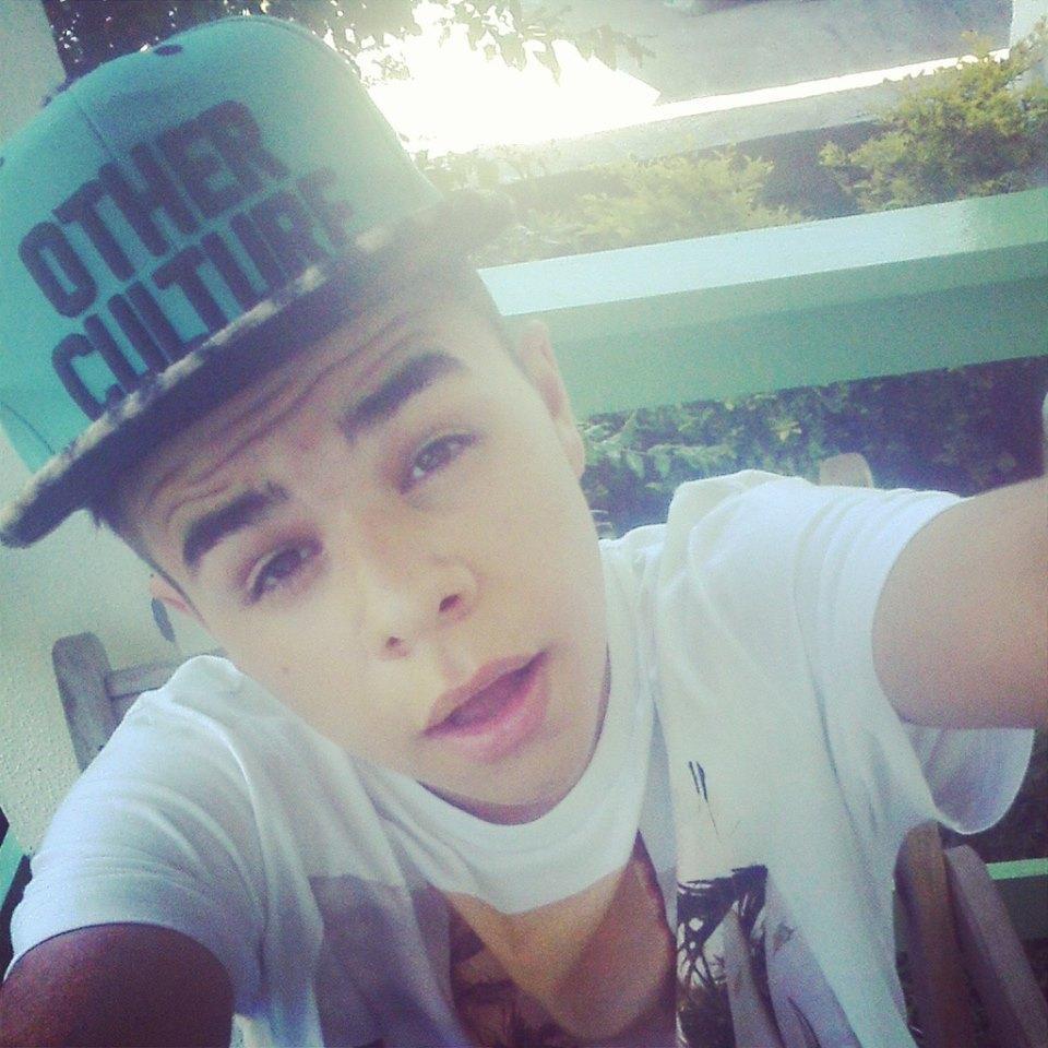 twonay's profile picture. 