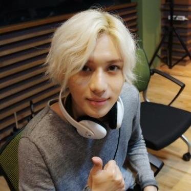 @RawR_Town ⭐️ Kiddo from shinee ⚡️ 93liner ☁️ I'm danger and hyper ❤️ WAKE UP EVERYBODY