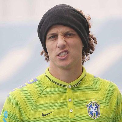 Fã do melhor zagueiro do mundo. 22/04/1987 nasceu um anjo. Só sigo geezers, belovers, neymarzetes... e fã clubes de todos os jogadores ;) Since: 26/07/2014
