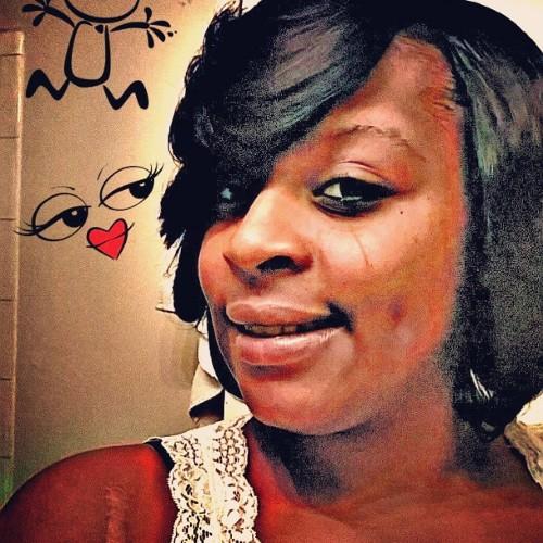 Ja'keriun Ja'keria Deshaun my world young single mother out here trying to make it in dz ❤less world