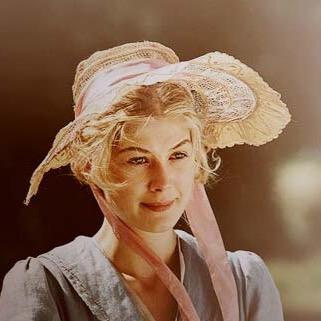 darcy_says_'s profile picture. college girl. avid reader. world observer.