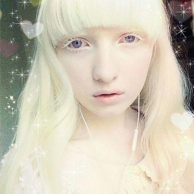 This is a twitter of a fan of the Russian model Nastya (настя жидкова). I'm not Nastya, just a fan  :)