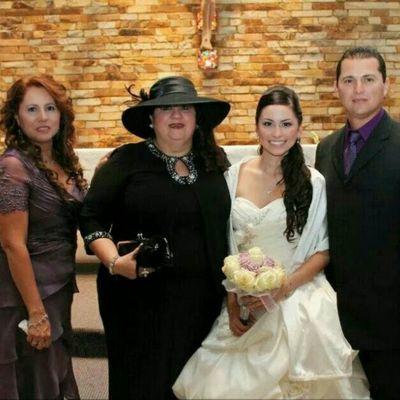 tusuenorealfun's profile picture. mirarla en FB Mercedes Ballon Richardson. .