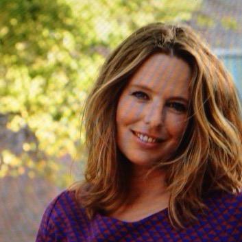 Roos_tweets's profile picture. enthousiast // bezieling // creatief // verwonderaar // intuïtie // (dwars)denker // reader//communicator// idealist // verbinder // schrijver // helder