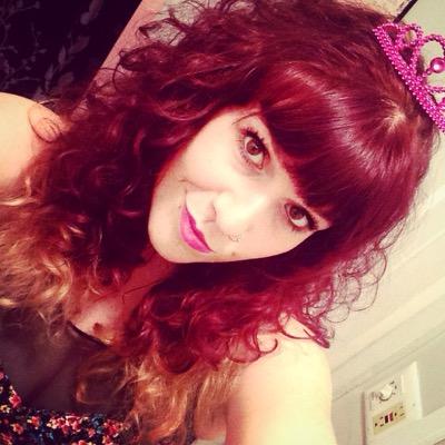 ginger; vegan; 27; jersey girl; scorpio; photographer; writer; book-enthusiast