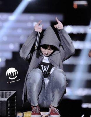 winner's kim jinwoo ⓒ1991ㅡ i love my family and inner circles more than i love wifiㅡinternational lost childㅡohuass