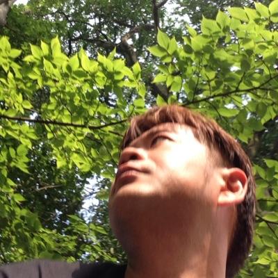 歌と三線の演奏スタイルを基調としながら、洋楽器や他ジャンルとのコラボも行う。伝統的な沖縄民謡とオリジナル曲とを分け隔てなく歌い、時代に寄り添った表現を追及しつづけている。