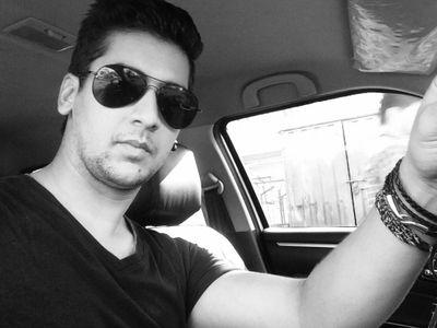 Handsome?Sweet?And anything about Wonderful available to me★ [Call me Abhi] [just role player] Follow the real→ @theparasarora