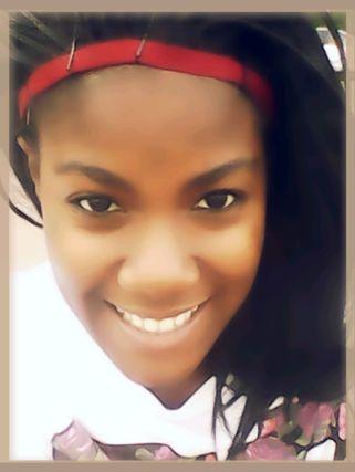 ElisadoraM's profile picture. 