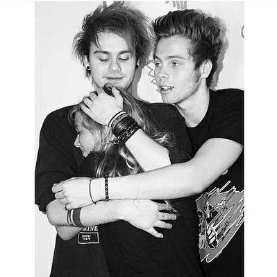do people even read these || i ship muke. any questions? || i do weird shit sometimes. || 0/4 of course