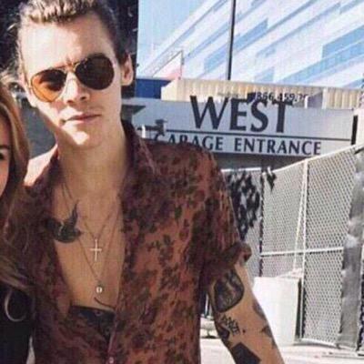 hey there beautiful I gave u a free follow and it would mean a lot if u could follow @smokeszarry in return (ask for a fb if u like) ilysm