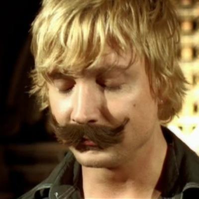 fangirling over Joe and Samu... the blonde older one and the brown-haired jounger one - both beeing a child in their heart