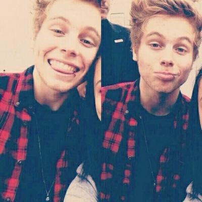 follow @rainsofnjh bc she gave you a free follow ☺️