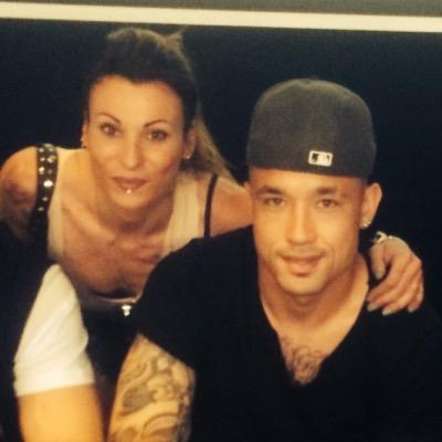 nives05's profile picture. 