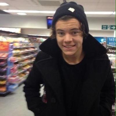 @sIapmestyles gave you this free follow. you should follow her back:)