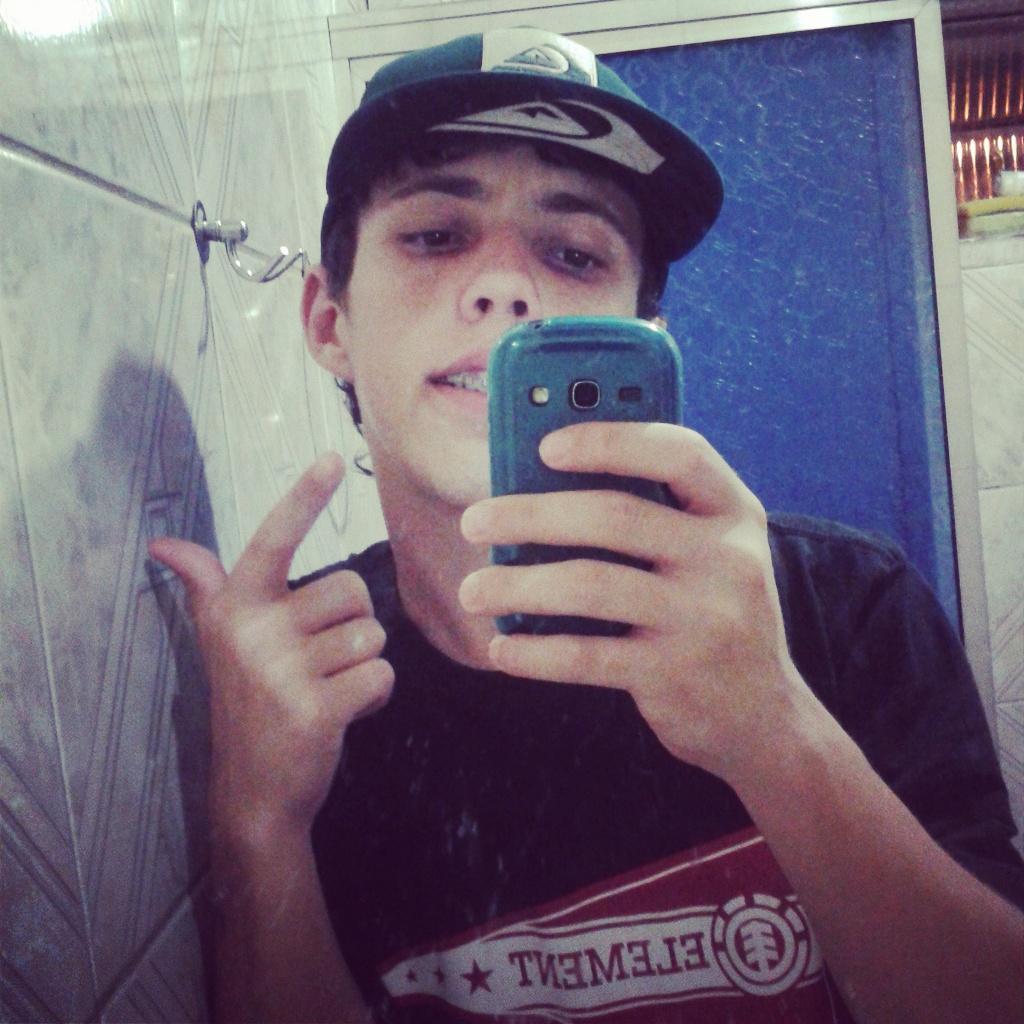 Tira o zói, vê se me erra. _\$/_