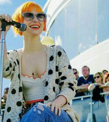 We Are Paramore ❤  Rihanna ♥
Followed: @paramore @yelyahwilliams @schzimmydeanie