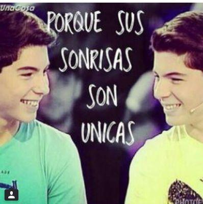 ♡TU HÉROE LLEVA CAPA Y LUCHA CONTRA EL MAL,LOS MIOS LLEVAN MICRÓFONOS Y NO SE DAN POR VENCIDOS♡