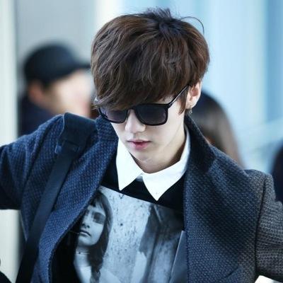 เป็นบอทลู่หานครับ ヘ (¬ ､ ¬) /゛ #90line ヽ(´ー`)ﾉ #bfam (@_LUHANEXOb)