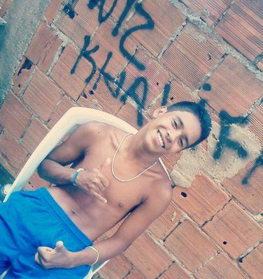 Seja humilde, pois, até o sol com toda sua grandeza se põe e deixa a lua brilhar.