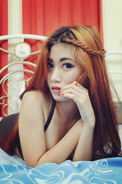 single!
  explor at talent - acting and modellingƪ(⌒‿⌒)┐