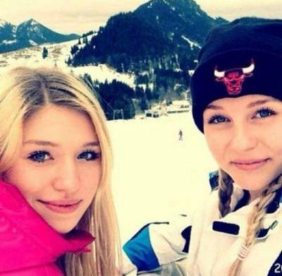 dagi Follow back folgt am 28.10:* dagi favorisiert ein tweet  am 30.10 ❤❤bella favorisiert einen tweet am 28.11&am 20.12❤bibi bitte folg mir❤