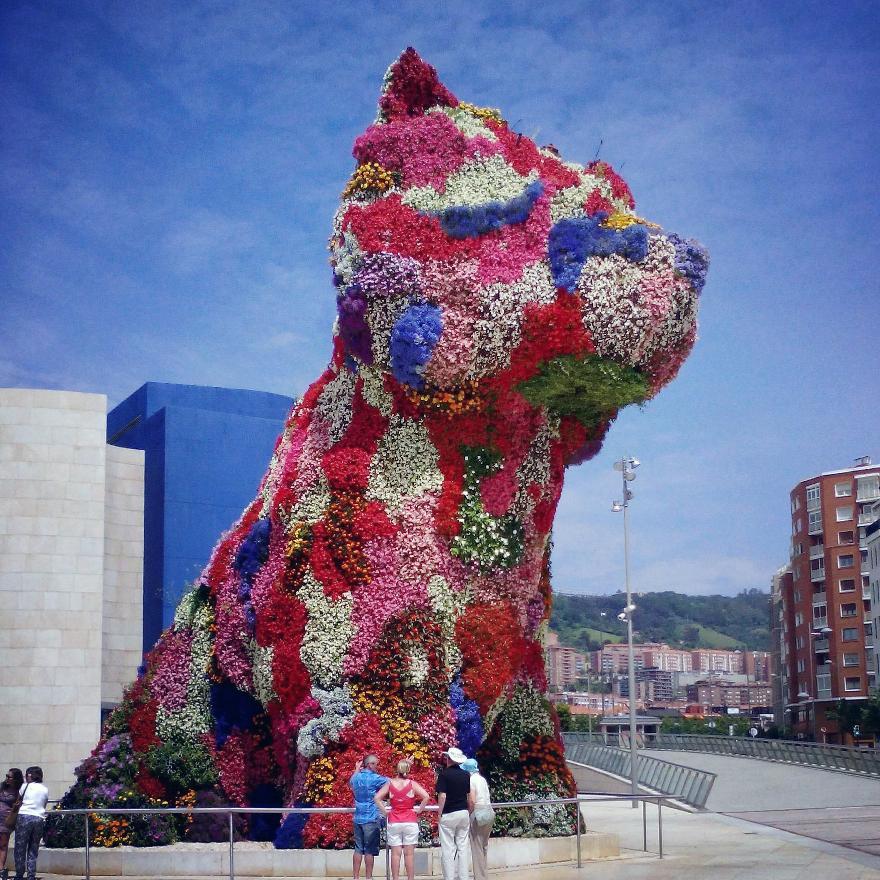 サン・セバスティアンでピンチョス三昧とバル巡り、ビルバオで美術館と近代建築見物、サン・ジャン・ド・リュズやビアリッツで優雅にショッピング、海に山にお楽しみ色々。バスク旅に役立つ情報を現地からお届けします。 Objetivo:Animar el turismo del Pais Vasco.