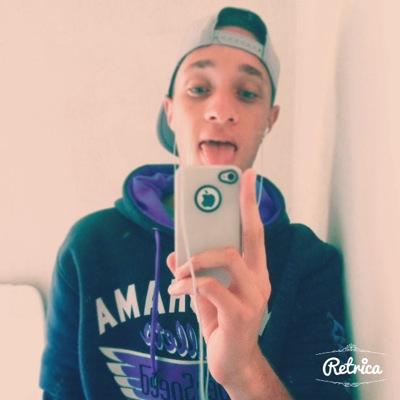 quem se descreve , se limita