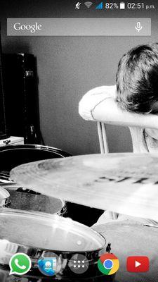 Drums player