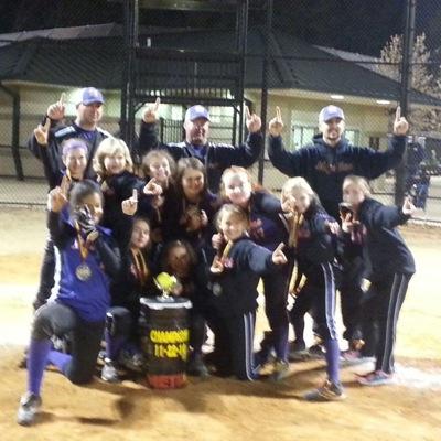 schoolnerd44's profile picture. 