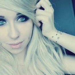 Hi I'm Kat Whittler when I was eight I was forced to become the mom for my brothers becuase our real one left us #Female #Single #Bi #RP