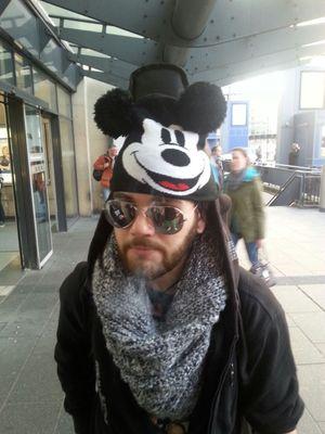 SperoSekai's profile picture. I'm just a dude who's way ahead of his time you know? Does that mean I was born too early because time can't keep up with me?