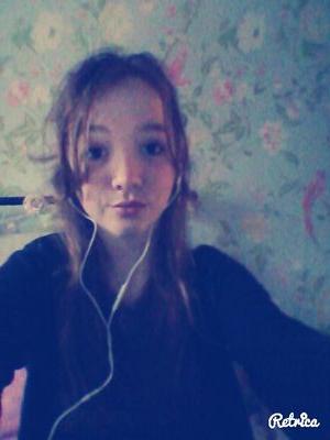hiiiii!  I'm Jess, I'm 12 and I love youtube♥and one direction♡Niall is ma fav♡♥♡♥