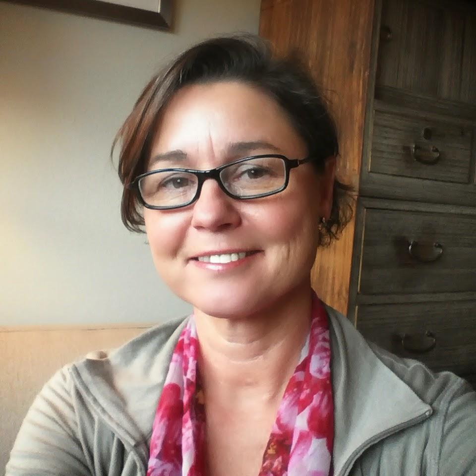 licensed psychologist and parenting coach, cook, reader, photographer, coastsider.
she/her