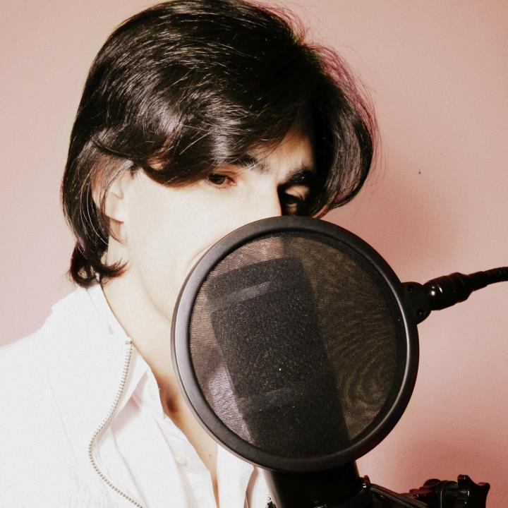 Director de Quality Productora. 
Conductor de #LaTardeDeLaUno y #ColecciónPrivada y productor artístico de @RadioUno1007