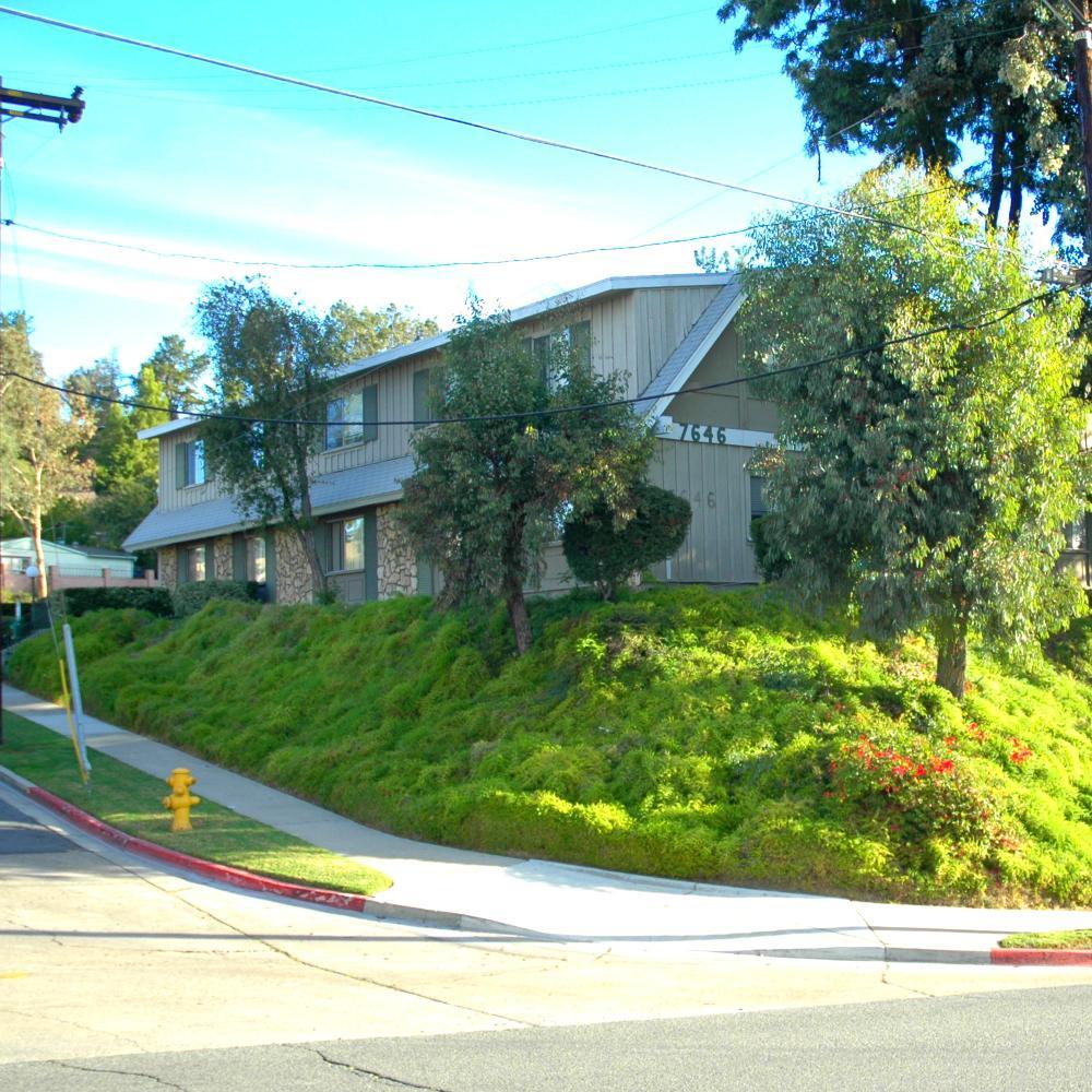 Beautiful Remodeled 1 and 2 Bedrooms $1250-$1425      Pets Welcome    Call or Text us anytime @ 619.494.7104