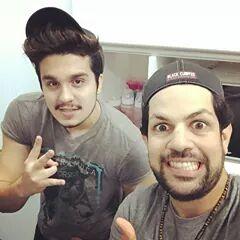 Tio Junior me seguiu no dia 28/04/14 Well me seguiu no dia 22/04/14 (@luansantana) Te Vivo de mais ☺☺✌✌