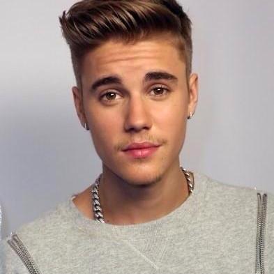 MiRazaoLumic's profile picture. Posso Não Ser A Sua Melhor Fã, Mas Tenho O Melhor Ídolo Do Mundo @Lua_Blanco @MicaelBorges_ @sophiaabrahao @melfronckowiak @Aguiarthur @ChayLeao @justinbieber