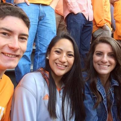 TheNadiaV's profile picture. Dios no hay nadie como tù. Orange & White. ΑΚΨ.