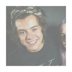 moonlightzouis_'s profile picture. 