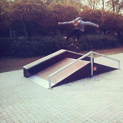 Skateboarder 
Tricker
Drummer 
Ich bin 14 Jahre alt
Instagram : suicide_silence_basti
Ich liebe Musik :)