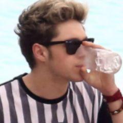 hiiii free follow ✨ please follow @STYLESBlANS