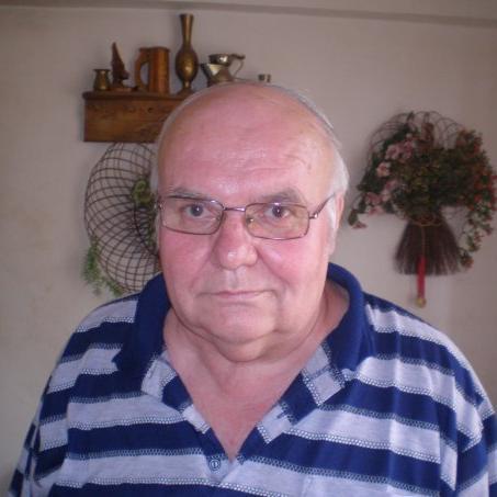 Jsem vyloučený člen ČSSD, který příliš rýpe do kmotrů.Prostě rejpal.
