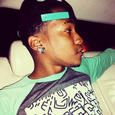 Artist/Songwritter for features or booking contact: relpesci33@gmail.com