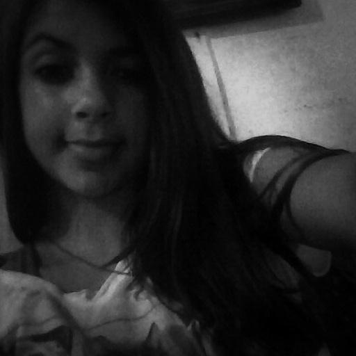 Quero colo,quero beijo,quero cafuné,abraço apertado,mensagem na madrugada.♥♥♥