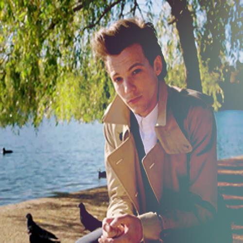 Freshman, writer, reader, adviser. FOOD! 15. Stressed, depressed, and boy band obsessed! 
Dare You Desire is up on wattpad! Check it out yo!